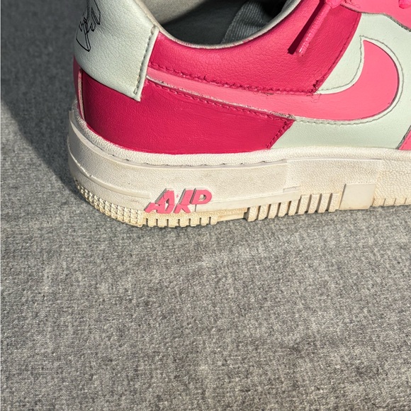 Nike Air Force 1 Pixel Women's 8.5 Pink and White Athletic Shoes - Picture 9 of 12